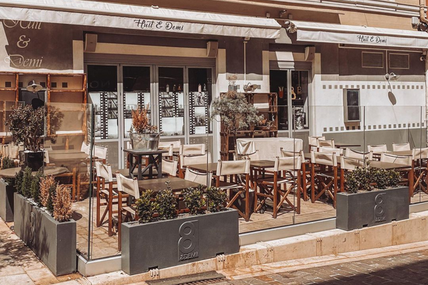 huit-et-demi-carloapp-blog-monaco-restaurant-commercant-terrasse-soleil-blog-plat-printemps