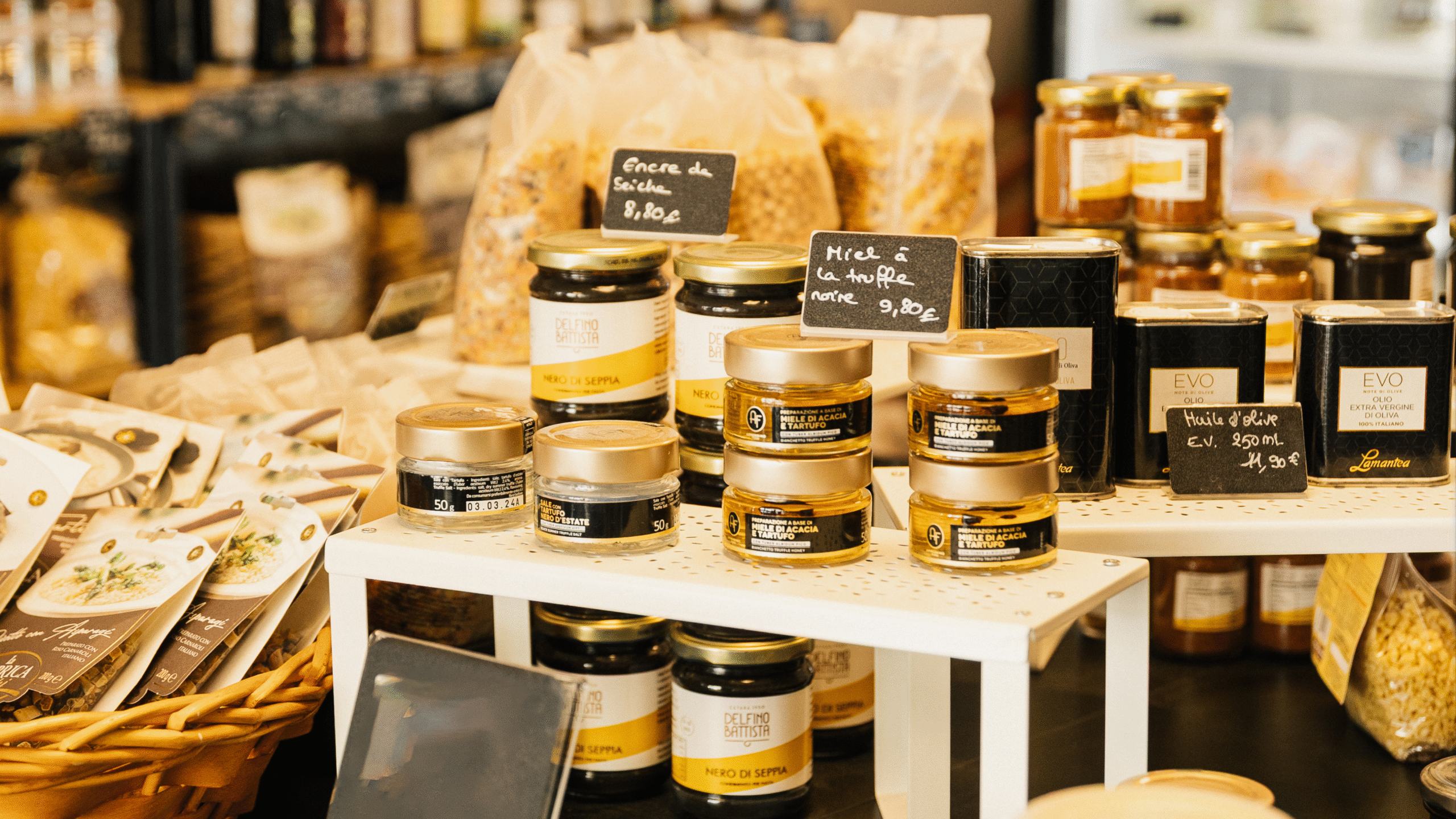 Read more about the article Épiceries fines à Bordeaux : 4 adresses à ne pas manquer